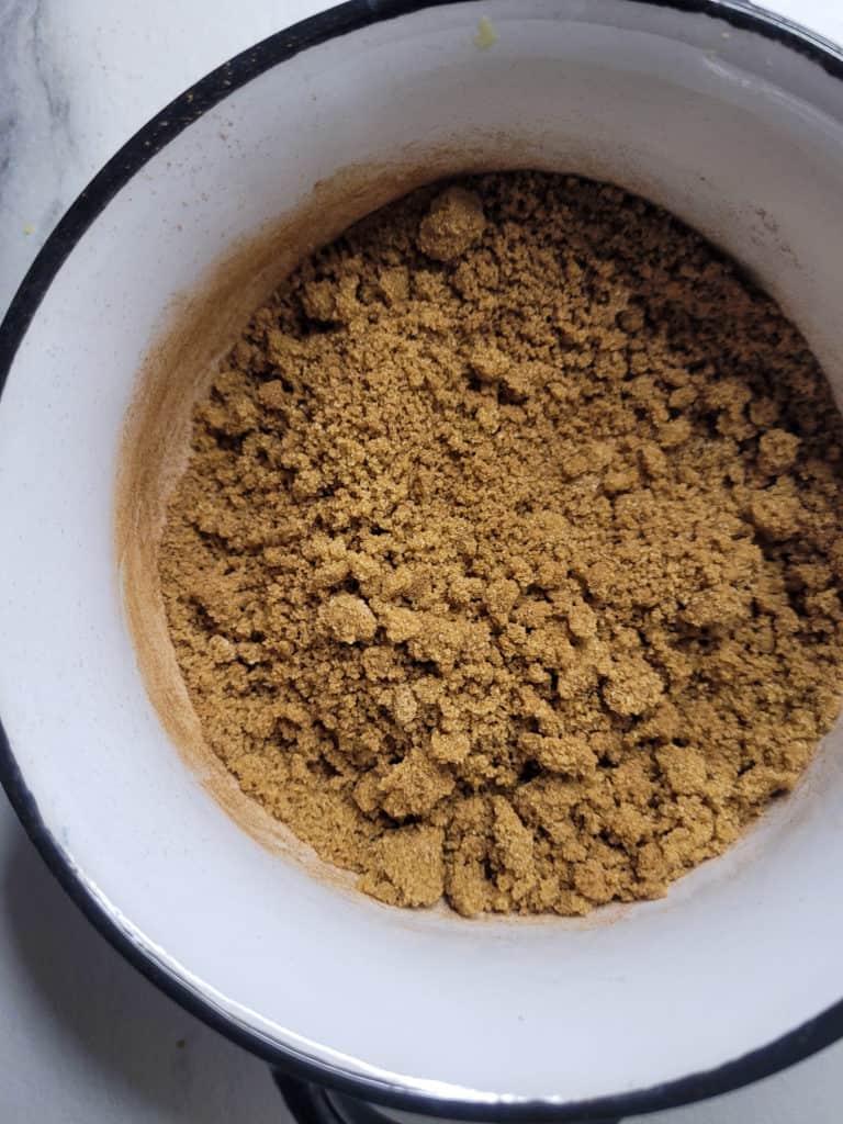Mix of cinnamon and brown sugar in a bowl