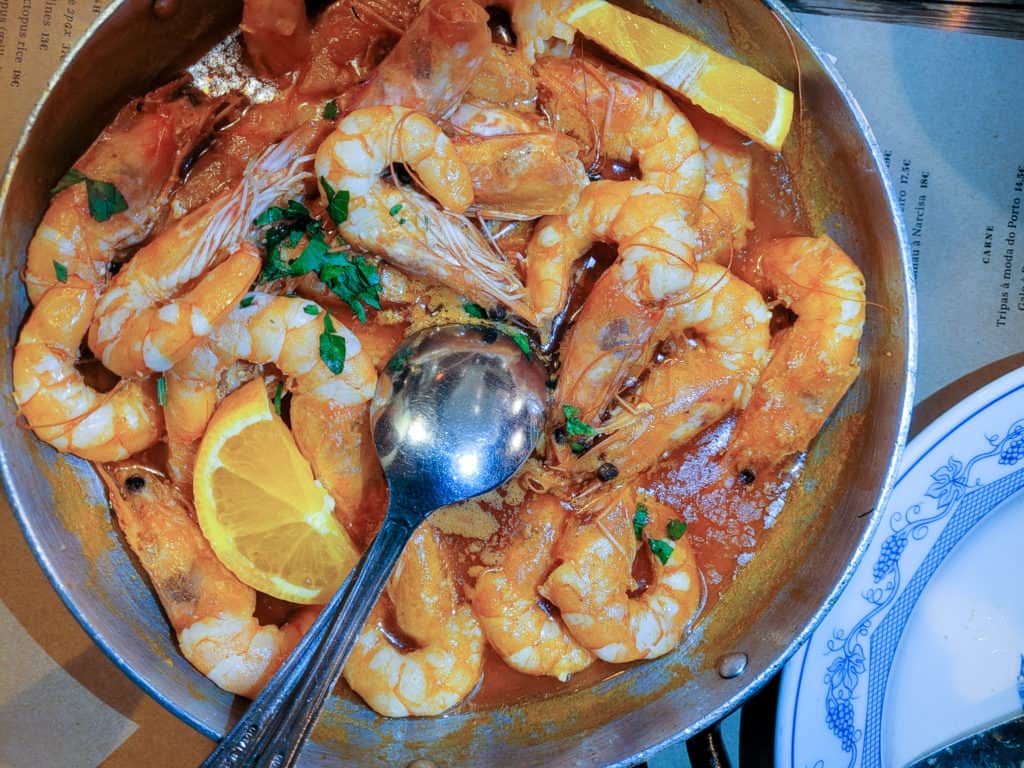A saucepan of shrimp at Sao Nicolau, Porto